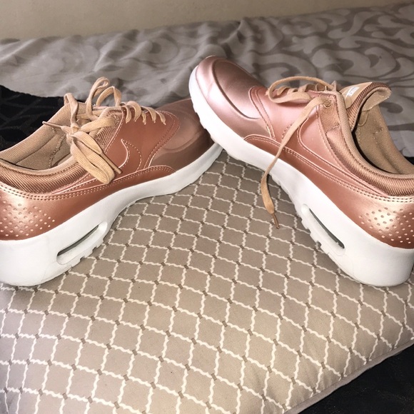 rose gold air max kids